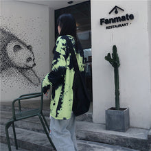 Load image into Gallery viewer, Green-Tie-Dyeing-Gradient-Tees.jpg